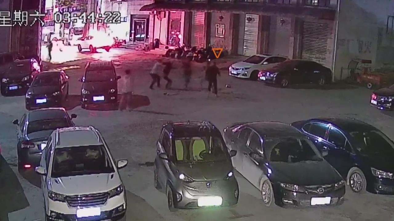 6���Ӿƺ�ΧŹ���� �����������ץ��